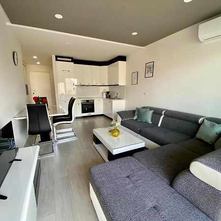 Modern Apartments With Garage Makarska Exteriör bild