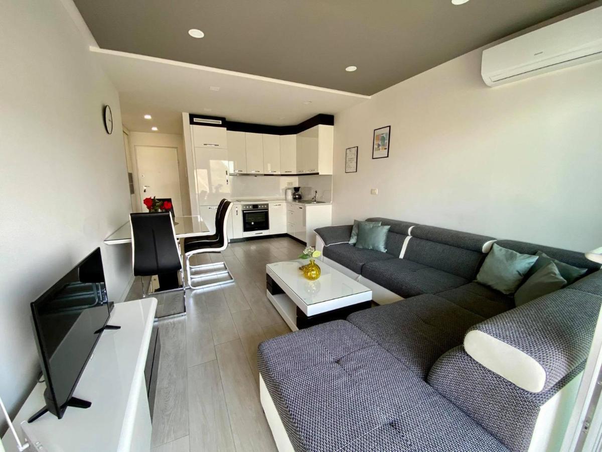 Modern Apartments With Garage Makarska Exteriör bild